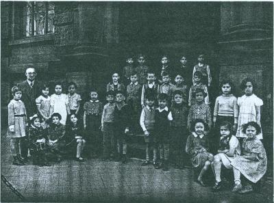 Photo of class with teacher