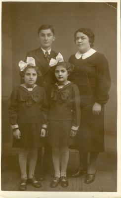 Louis "Lou" Weiser family portrait