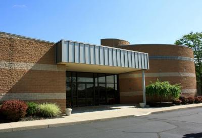 Photographs of the Cornell Road Location of Congregation Ohav Shalom (Cincinnati, Ohio)